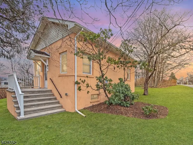 91 Clinton Ave, Mansfield Twp., NJ 07865