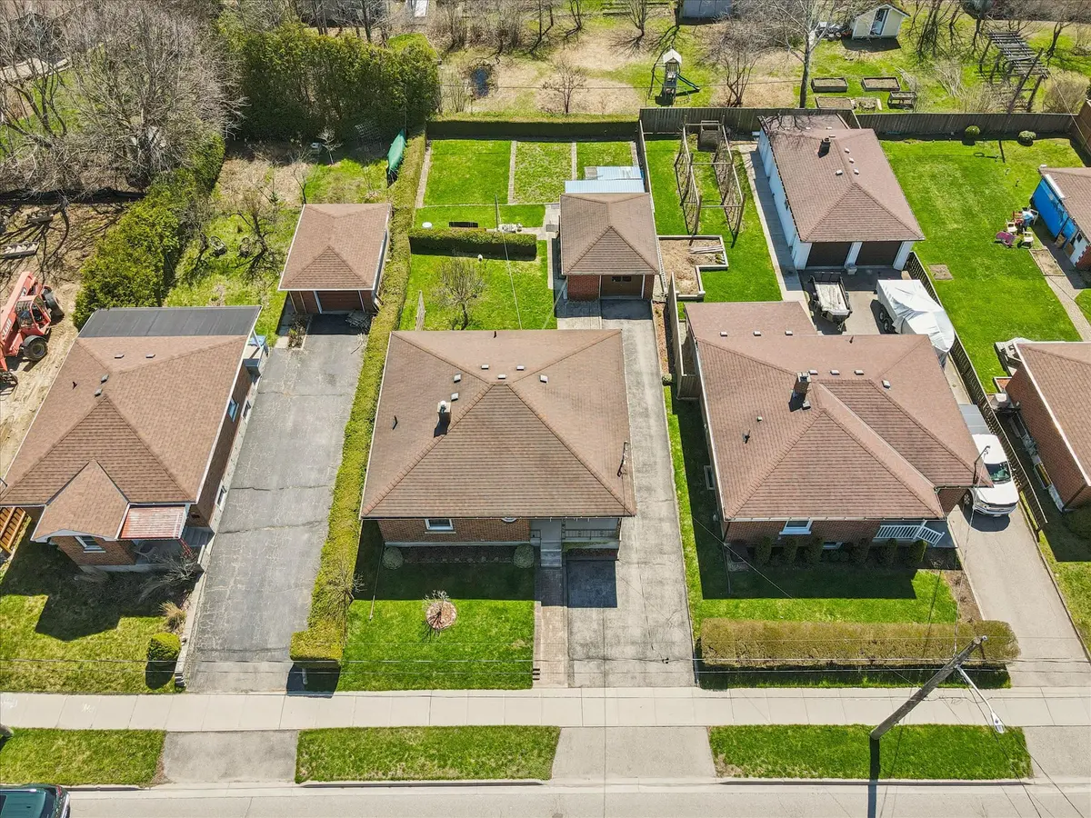 133 Emma ST, Guelph, ON N1E 1V2