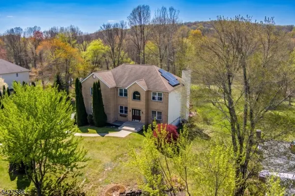 26 Swan Ln, Jefferson Twp., NJ 07849