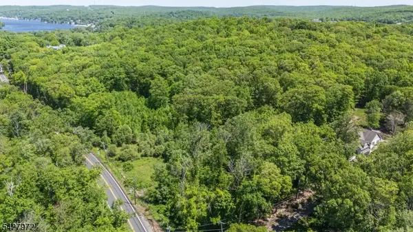 172 Espanong Rd, Jefferson Twp., NJ 07849