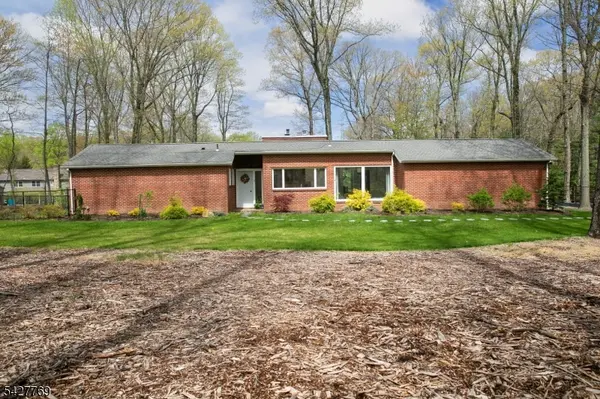 2 Puddingstone Rd, Parsippany-troy Hills Twp., NJ 07950