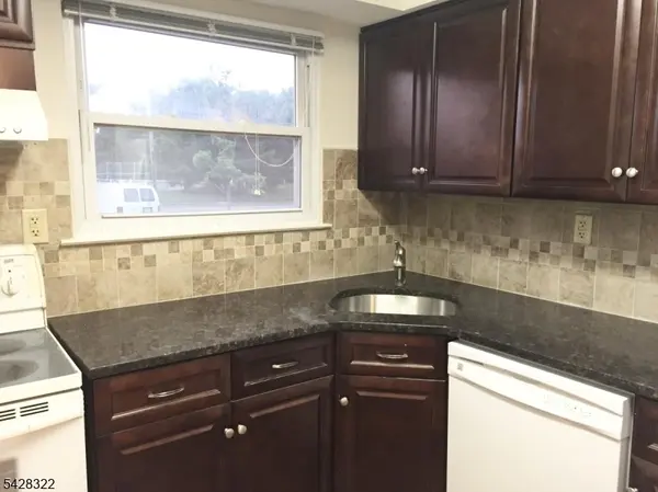 28 Deanna Dr #49, Hillsborough Twp., NJ 08844
