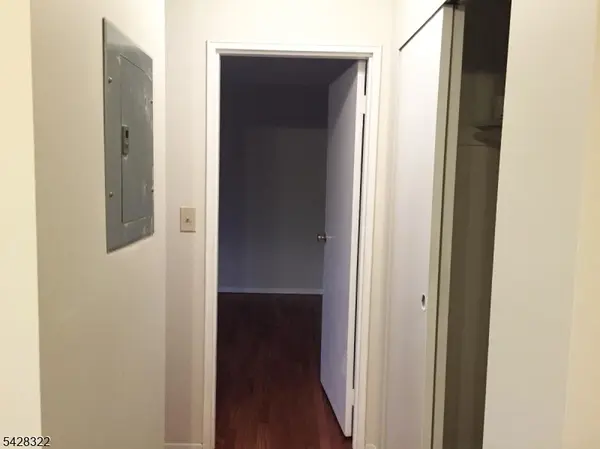 28 Deanna Dr #49, Hillsborough Twp., NJ 08844