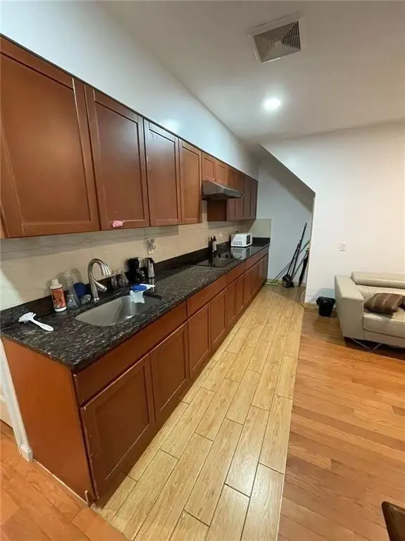 186 Dahill RD, Brooklyn, NY 11218