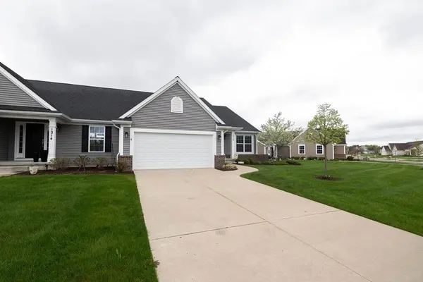 1212 Wineleaf LN, Dewitt, MI 48820