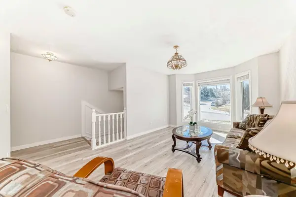 213 Sirocco PL SW, Calgary, AB T3H 2N2