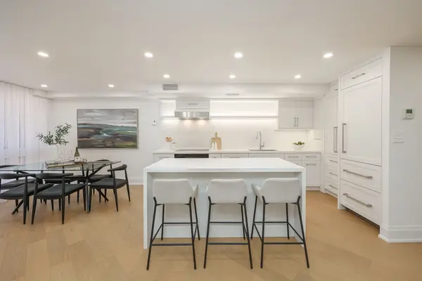 349 St Clair AVE W #115, Toronto C02, ON M5P 1N3