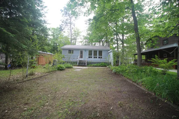 126 Woodward DR, Tiny, ON L0L 2J0