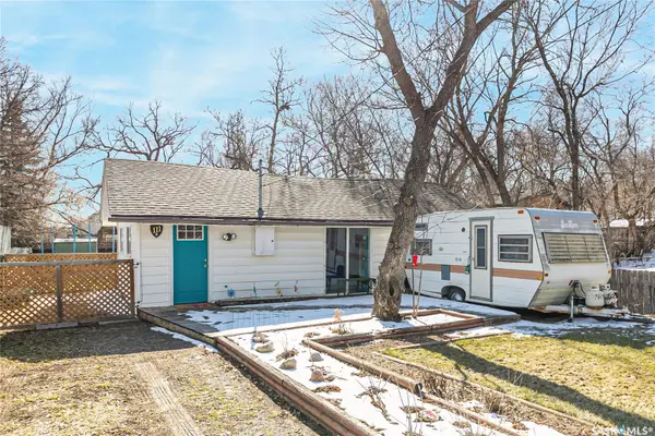 111 1st STREET E, Regina Beach, SK S0G 4C0