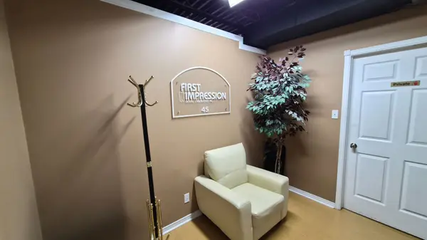 2351 Royal Windsor DR ## 204, Mississauga, ON L5J 4S7