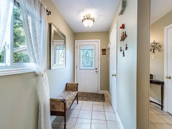 77 Martindale CRES, Brampton, ON L6X 2T8