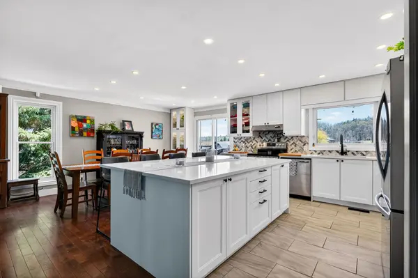 2021 County  3 RD, Prince Edward County, ON K0K 1L0