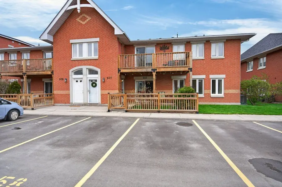 4140 Foxwood DR #603, Burlington, ON L7M 4R4