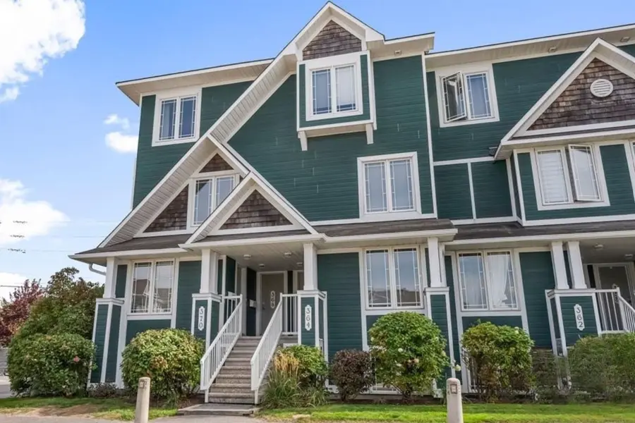 364 Crownridge DR, Kanata, ON K2M 3A4