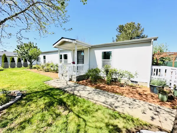2438 MAIA LOOP, Springfield, OR 97477