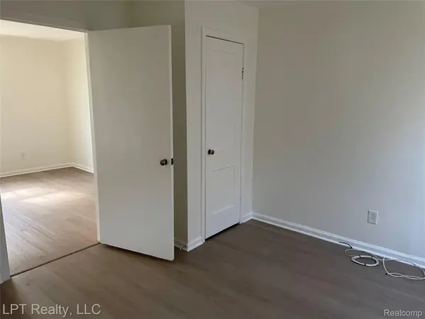 3951 Los Angeles AVE, Warren, MI 48091
