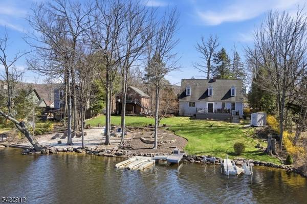 173 Point Breeze Dr, West Milford Twp., NJ 07421