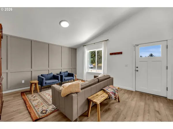 2003 APPLE RD, Winlock, WA 98596