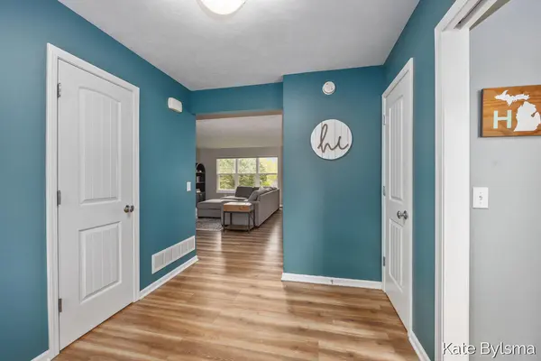 2132 Hollyhock NE, Plainfield Twp, MI 49306