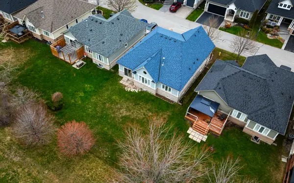 8 Clubhouse DR, Collingwood, ON L9Y 4Z6