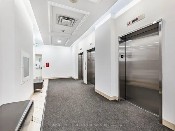 9 George ST N #1602, Brampton, ON L6X 0T6