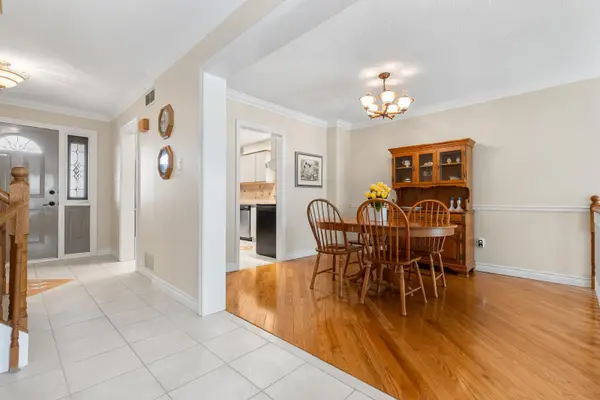 4237 Trellis CRES, Mississauga, ON L5L 2M1