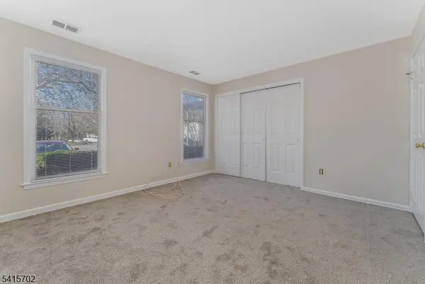 107 Huckleberry Ct, Readington Twp., NJ 08887