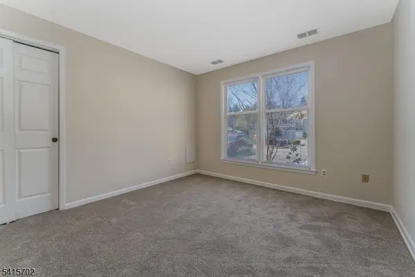 107 Huckleberry Ct, Readington Twp., NJ 08887