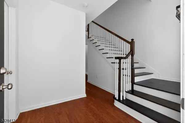 247 Bradley Dr, Wood-ridge Boro, NJ 07075