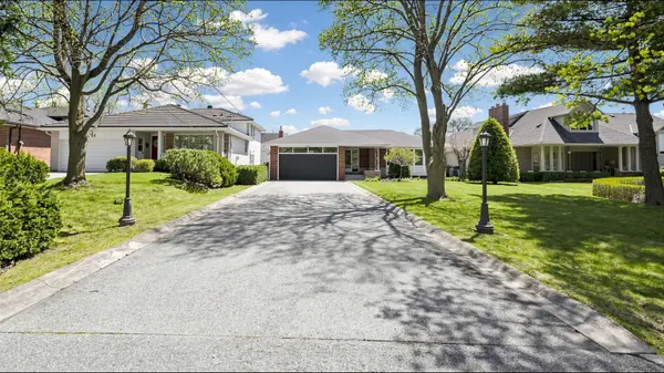 55 Sunvale DR, Toronto W09, ON M9R 1Z4