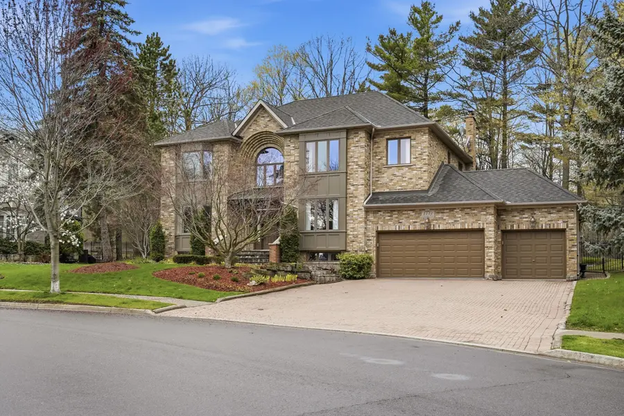 1121 Forestvale DR, Burlington, ON L7P 4W3