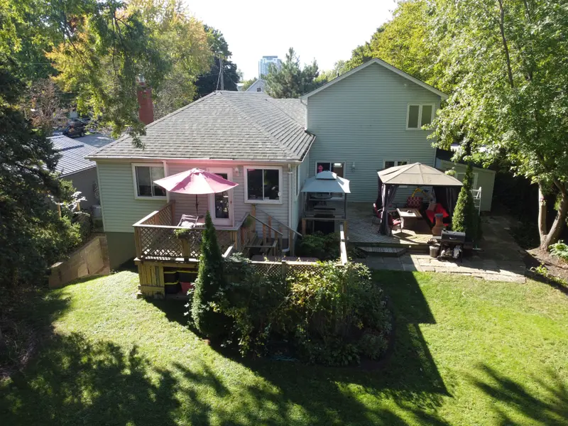 899 Hazel ST, Burlington, ON L7R 3X1