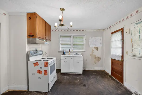 312 Chaney LN, Gretna, VA 24557