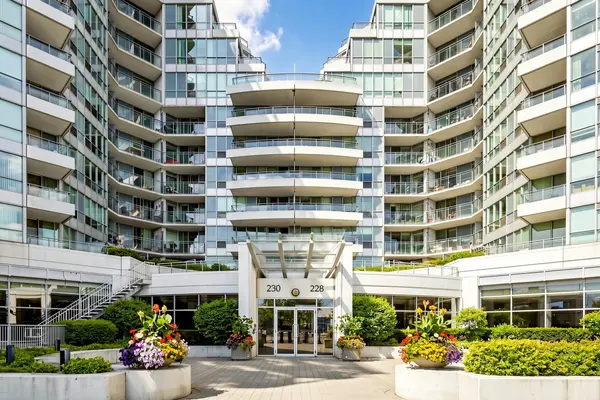 230 Queens Quay W #2325, Toronto C01, ON M5J 2Y7