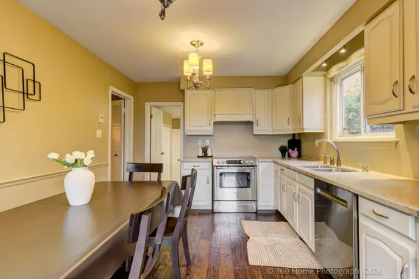 59 Beveridge DR, Toronto C13, ON M3A 1P1