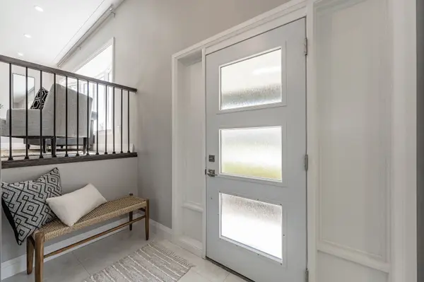 34 BRADLEY DR, Kitchener, ON N2A 1K4
