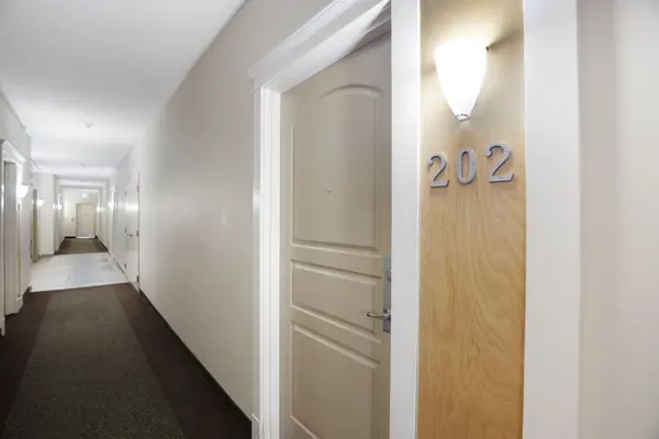 100 Roger Guindon AVE #202, Alta Vista And Area, ON K1G 3Z7