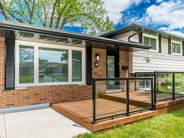 38 Martha CT, Welland, ON L3C 4N2