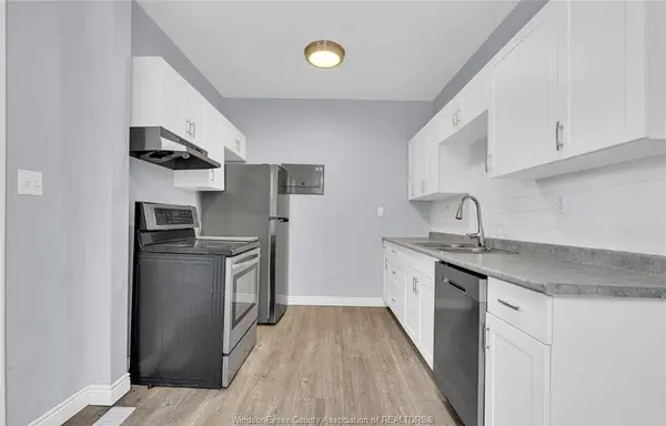 294 LOUIS Avenue, Windsor, ON N9A 1W2