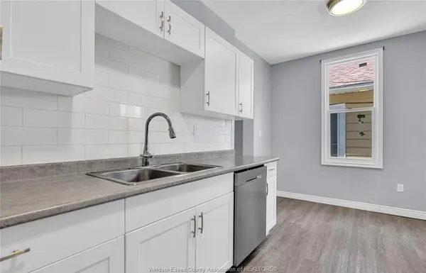 294 LOUIS Avenue, Windsor, ON N9A 1W2