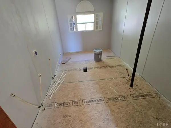 584 Hardtimes RD, Farmville, VA 23901