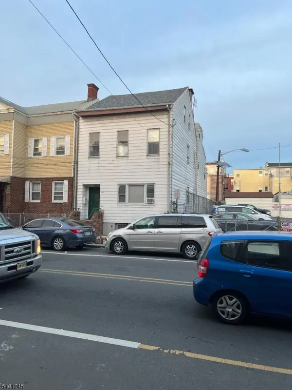 195 Walnut St, Newark City, NJ 07105