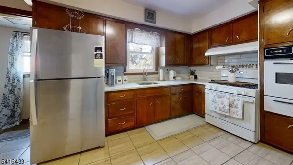 539 S 5Th St, Elizabeth City, NJ 07206