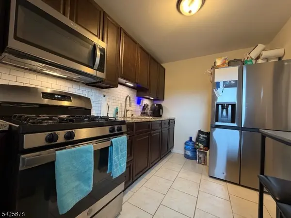 1136 Valley Rd #1B, Wayne Twp., NJ 07470