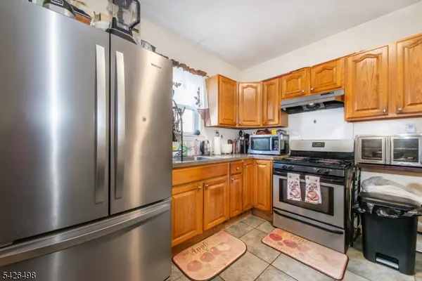 232 2nd St, Newark City, NJ 07107