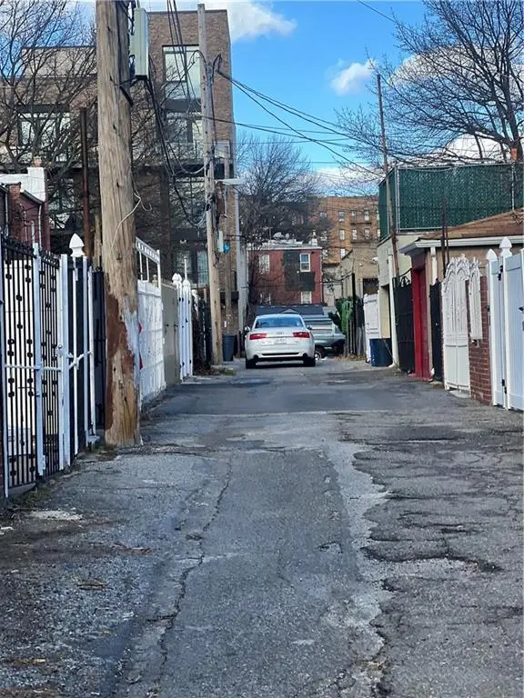 11 Miami CT, Brooklyn, NY 11225