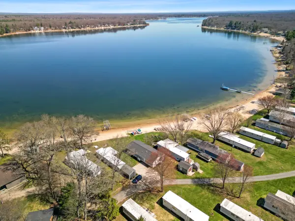 8224 W Pine Grove Beach DR, Lake Twp, MI 49304