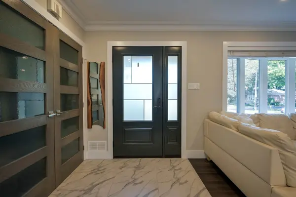 390 Wendall PL, Oakville, ON L6K 2M1