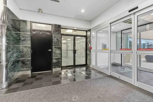2800 Skymark AVE #32, Mississauga, ON L4W 5A6