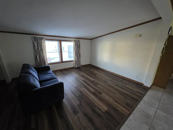 220 Paddock Circle, Iowa City, IA 52240